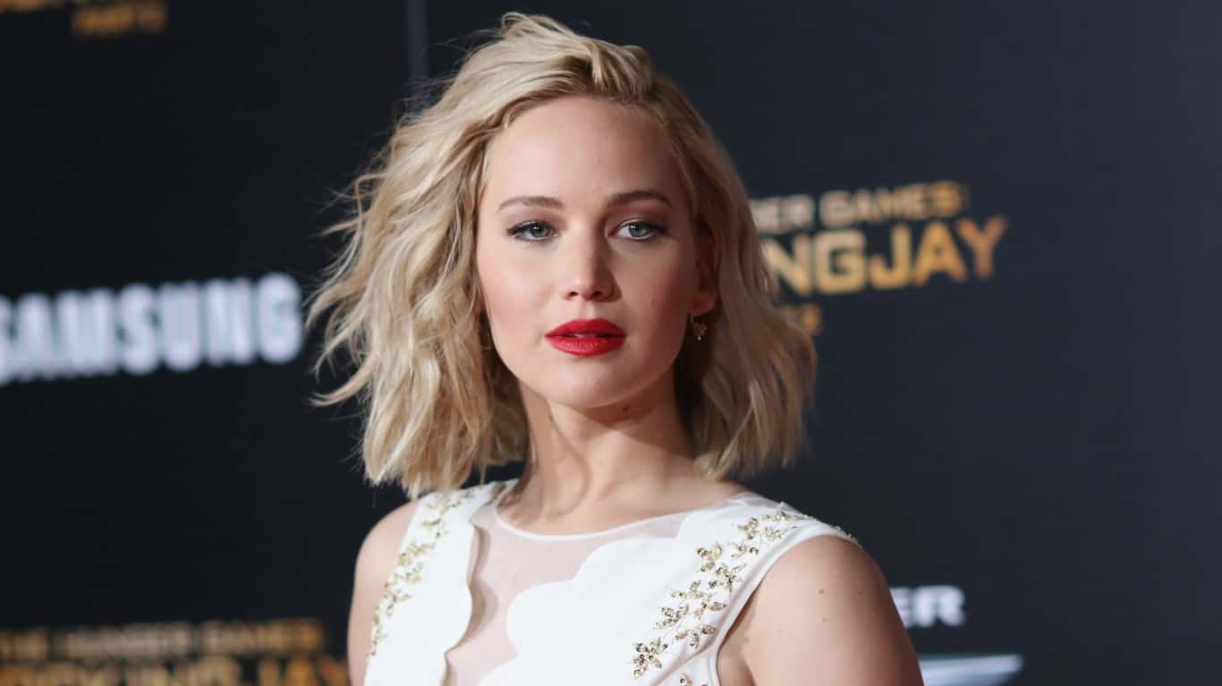 Jennifer Lawrence 2015 | Premiere Of Lionsgate's "The Hunger Games: Mockingjay - Part 2" - Arrivals