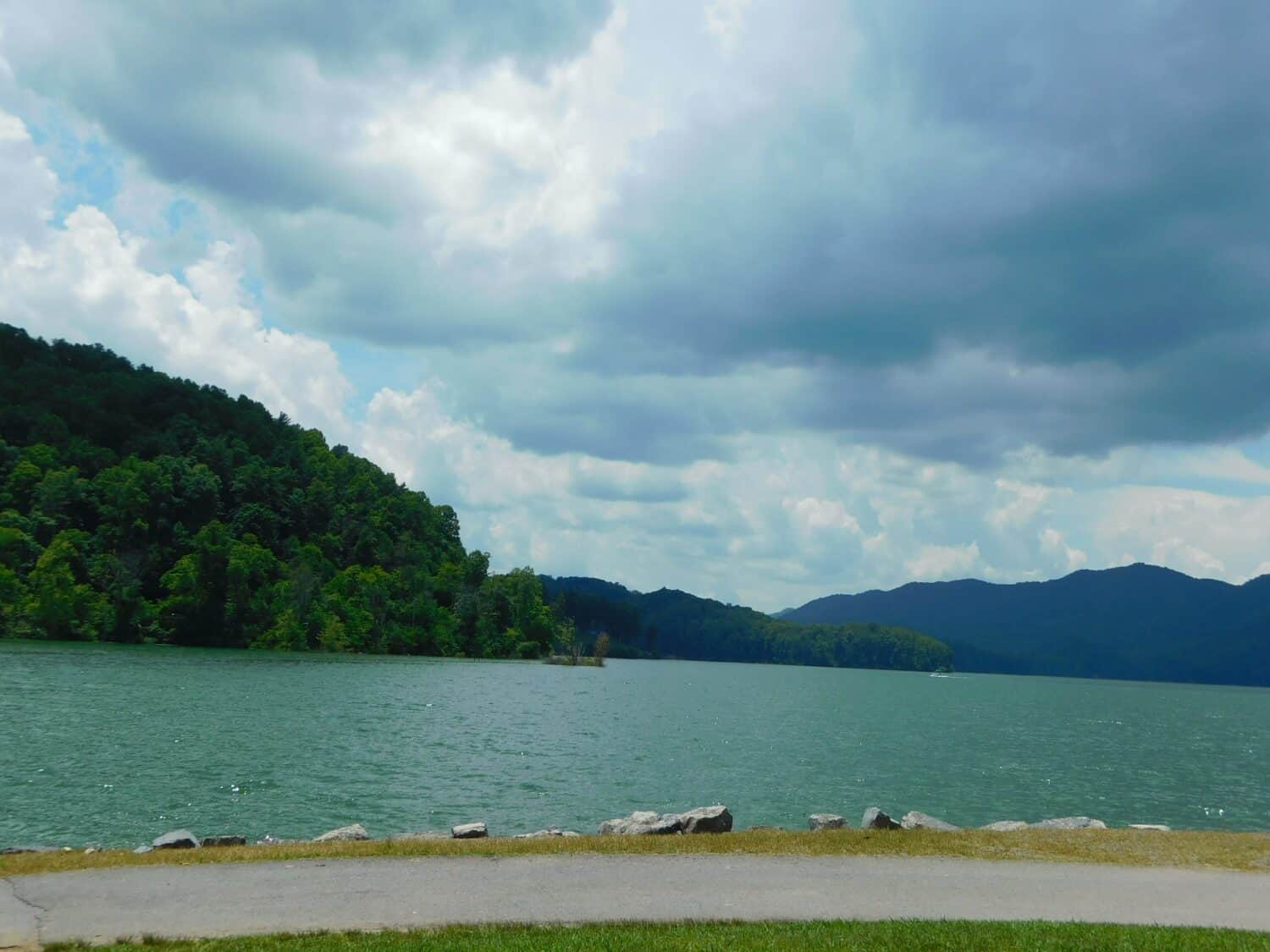 Serene scenic view of Watauga Lake, Tennessee