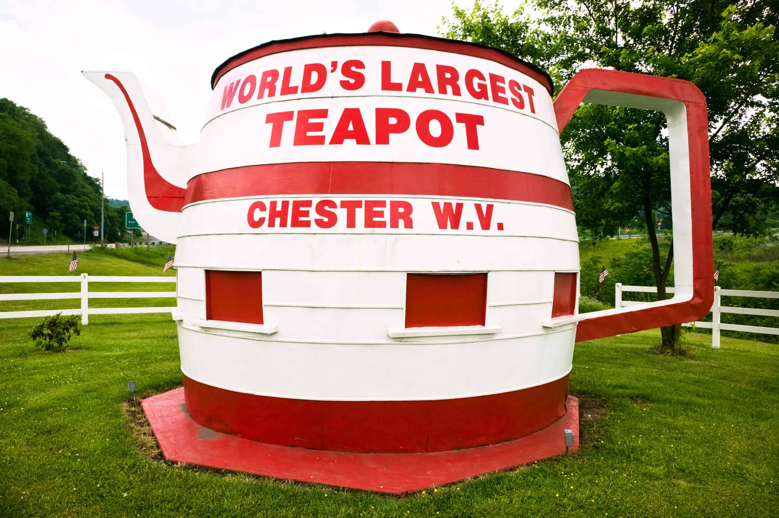 Roadside Kitsch Largest Teapot In The World
