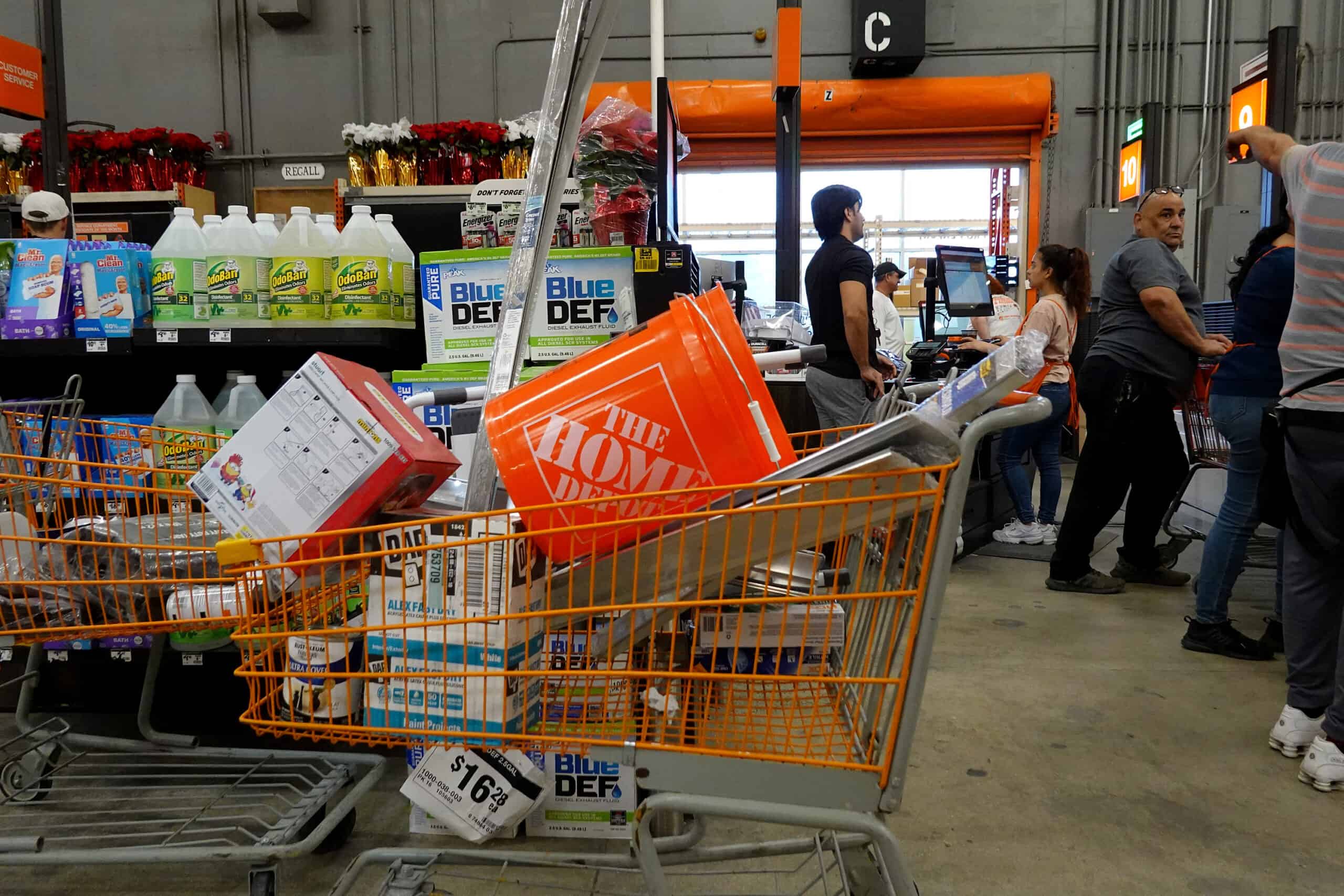 Home Depot Sales Slip, But Quarterly Earnings Still Beat Expectations