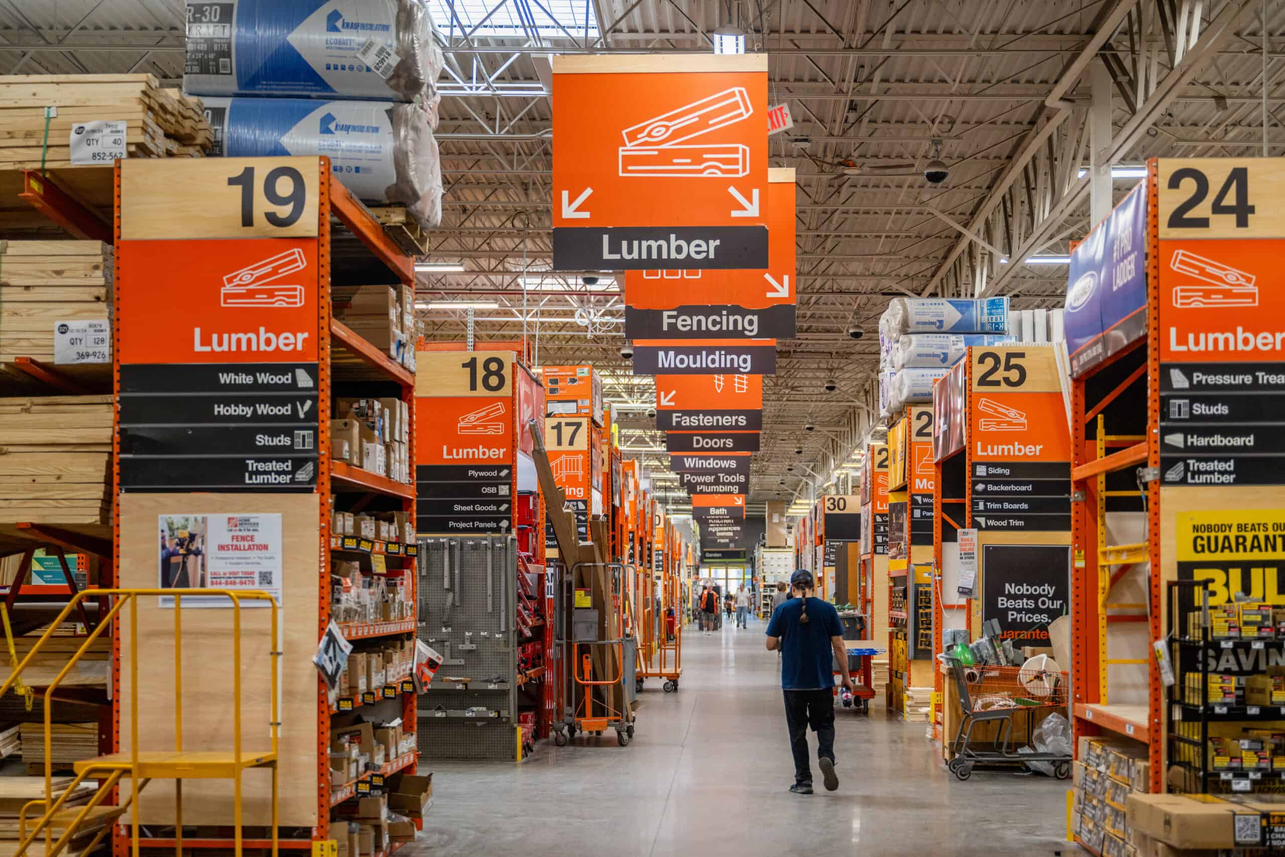 Home Depot Posts Better Than Expected Earnings