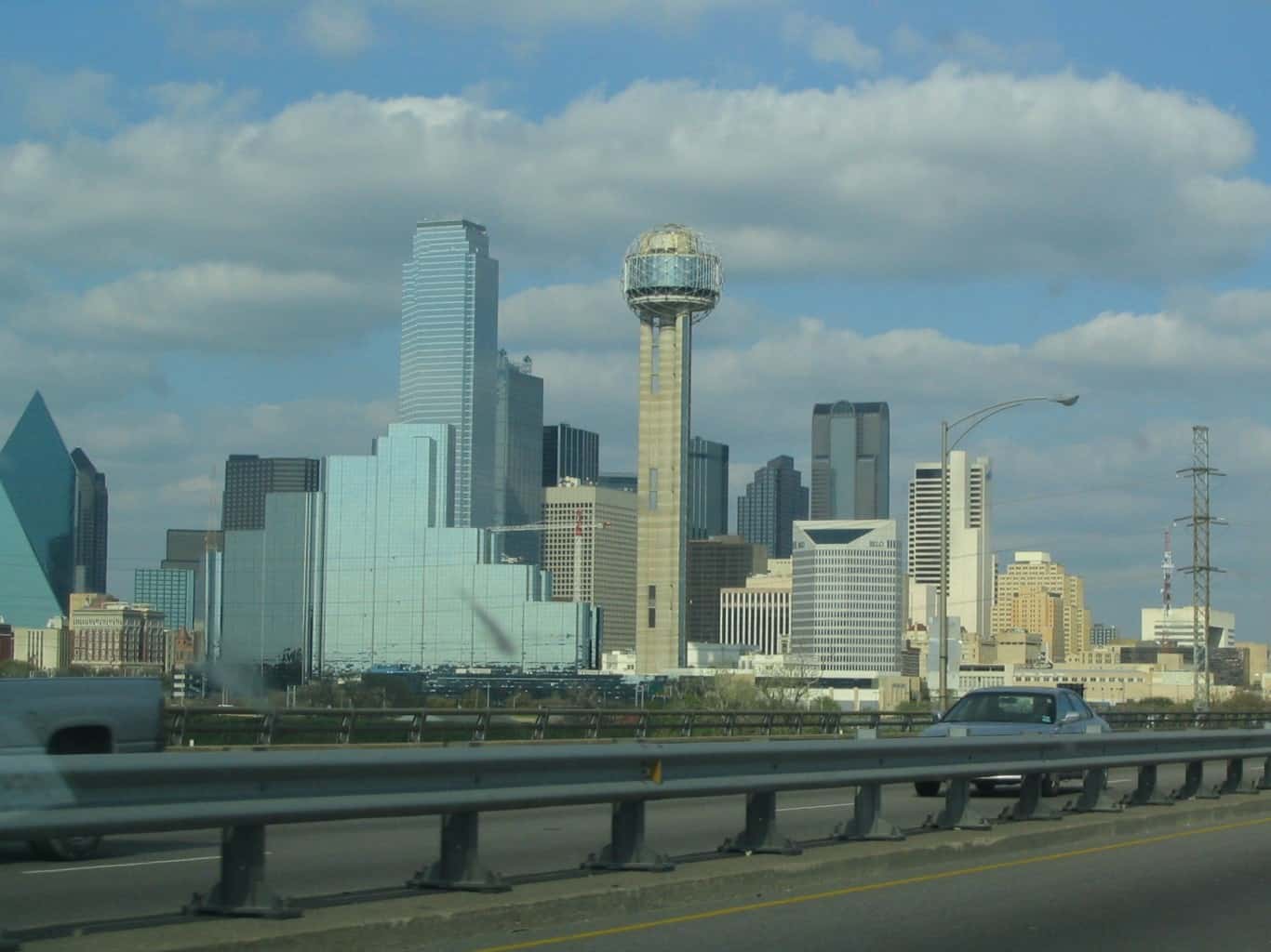 ARLINGTON+Texas+skyline | Dallas, Texas Skyline from I-35 Eastbound