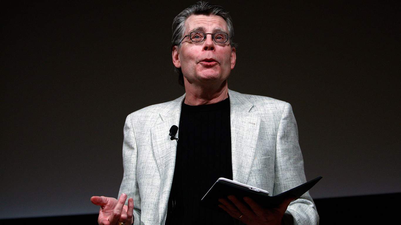 Stephen King | Amazon's Jeff Bezos Introduces Kindle 2 At NYC Press Conference