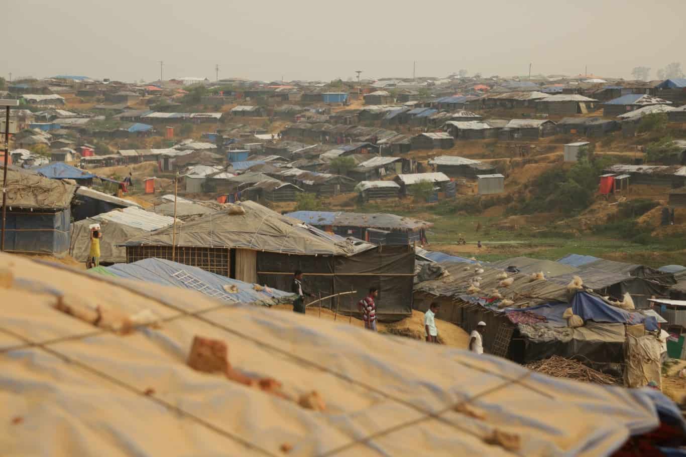 View of the sprawling Kutupalo... by DFID - UK Department for International Development