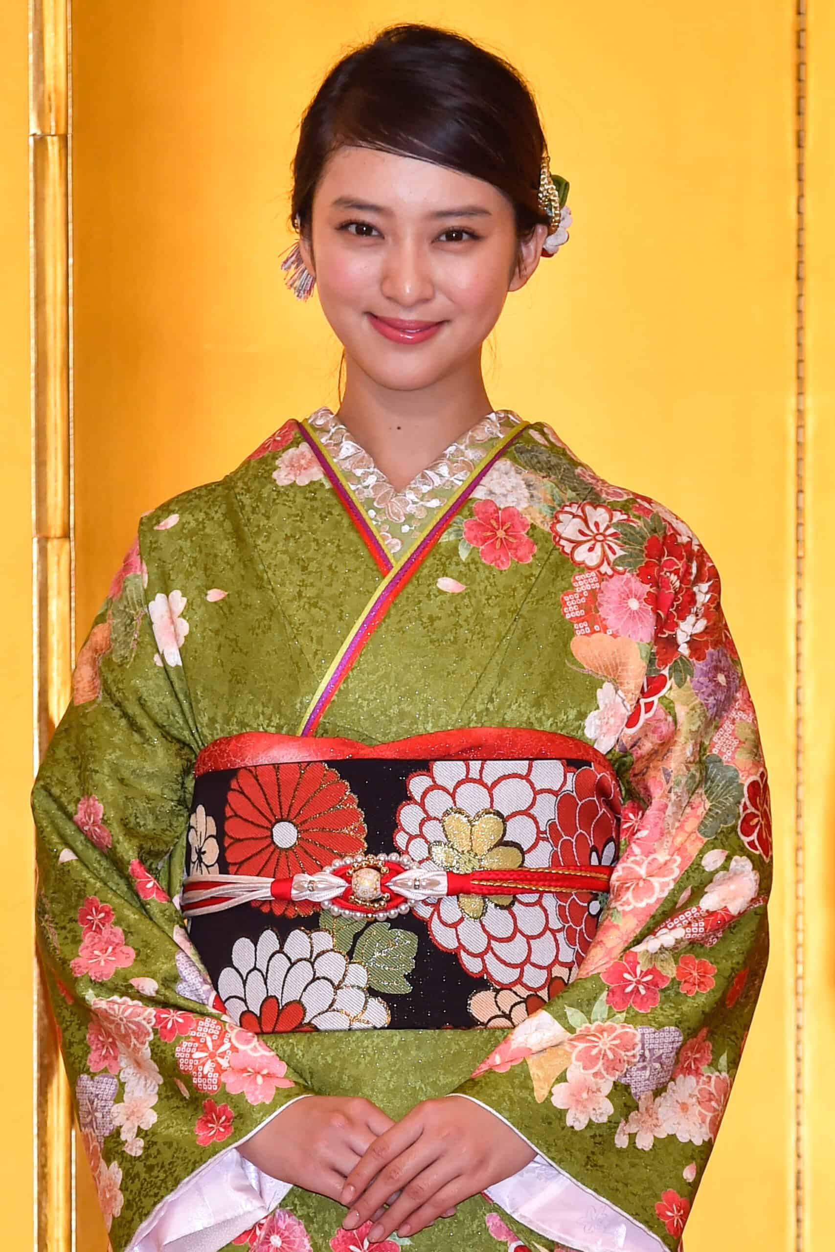 Oscar Promotion Holds New Year's Kimono Photocall