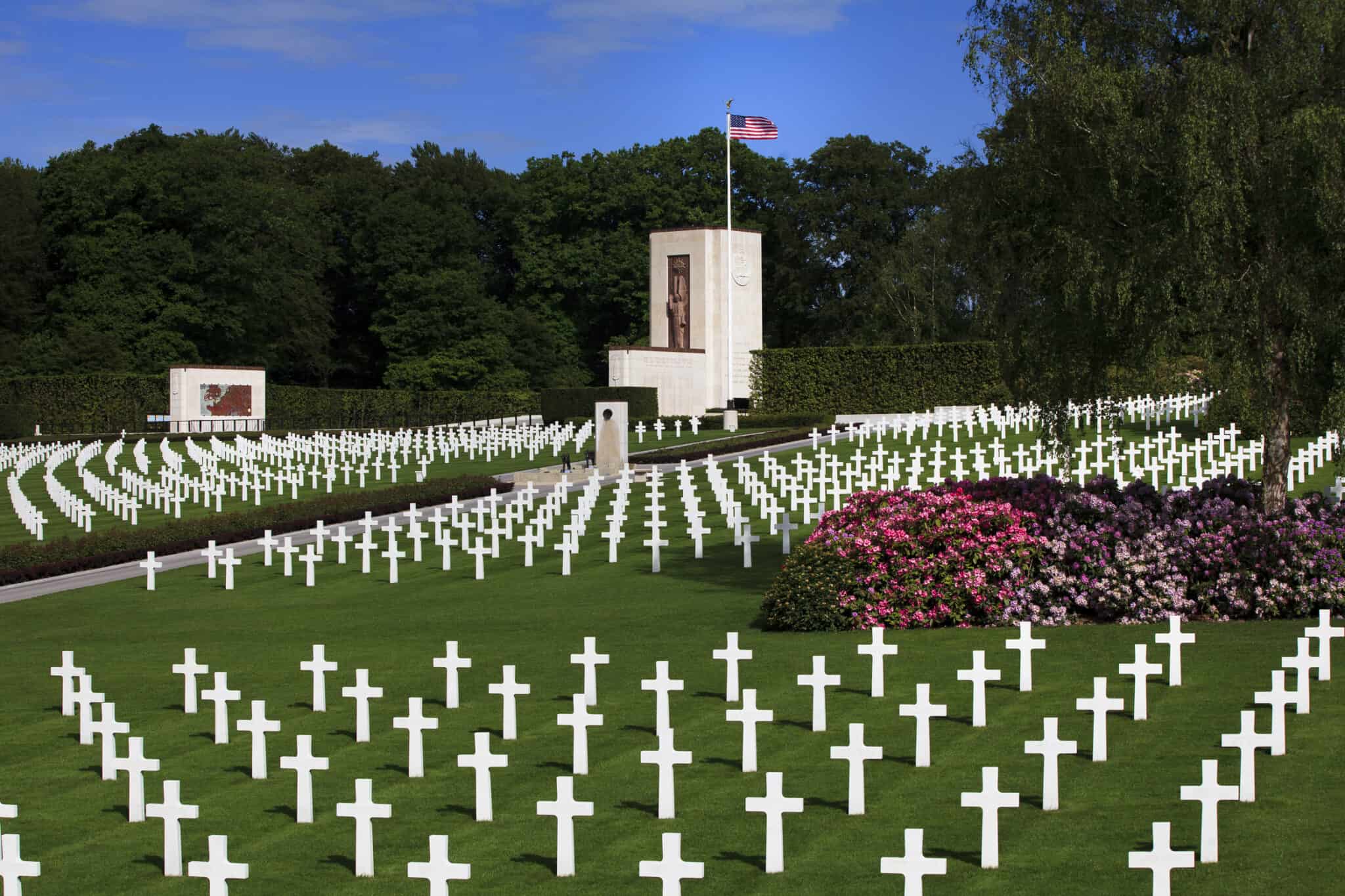 America's Largest Military Cemeteries - 24/7 Wall St.