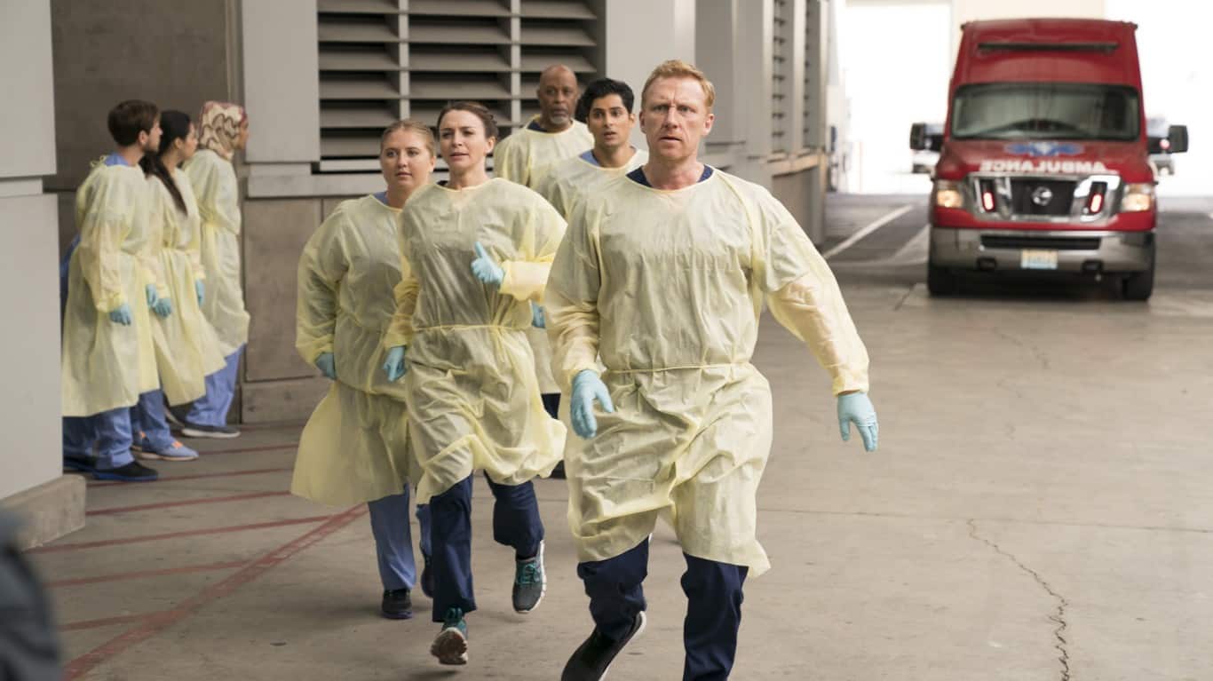 Who Lives, Who Dies, Who Tells Your Story (Season 14, Episode 7) | Kevin McKidd, James Pickens Jr., and Caterina Scorsone in Grey's Anatomy (2005)