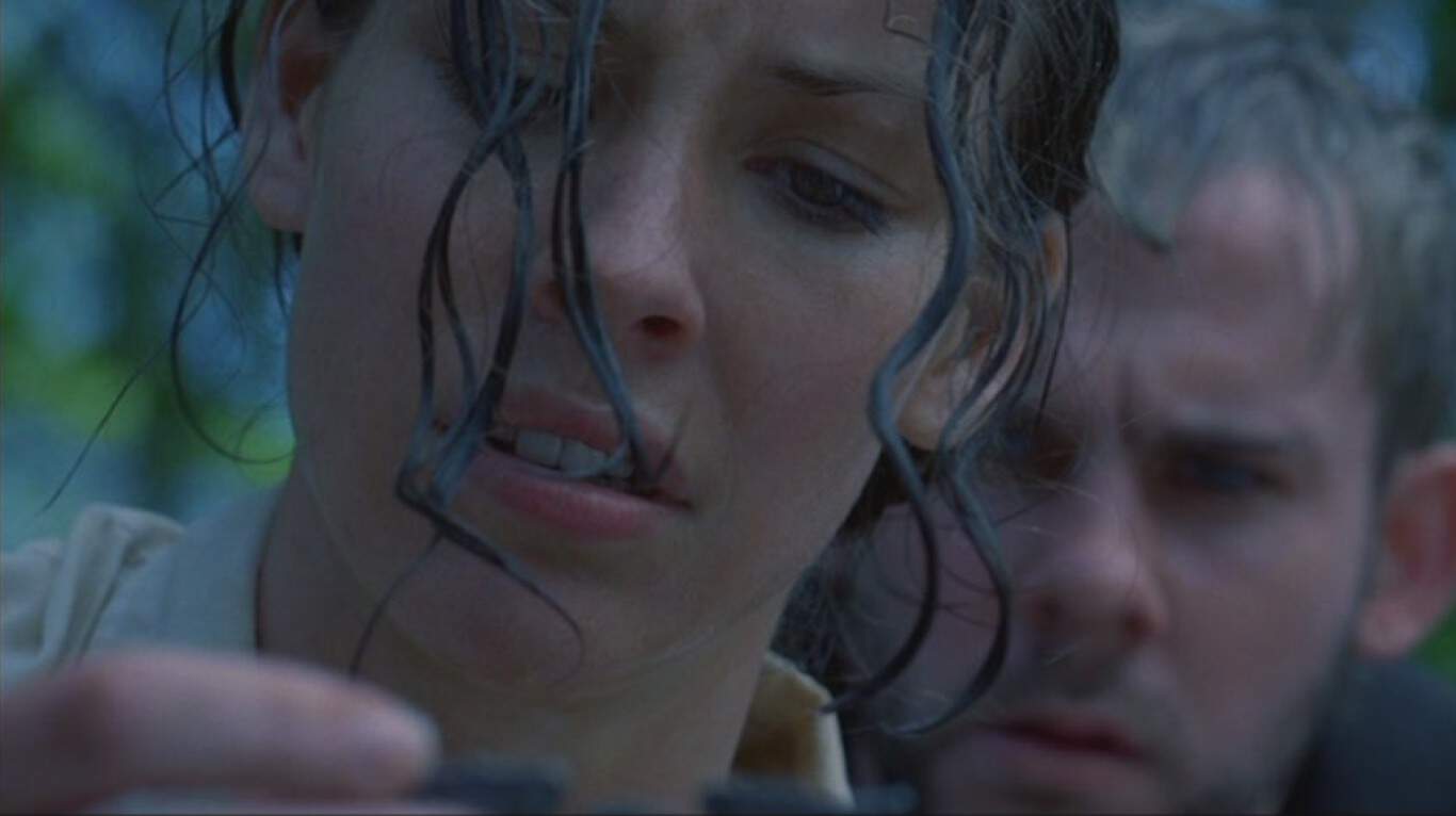Pilot: Part 1 (Season 1, Episode 1) | Dominic Monaghan and Evangeline Lilly in Lost (2004)