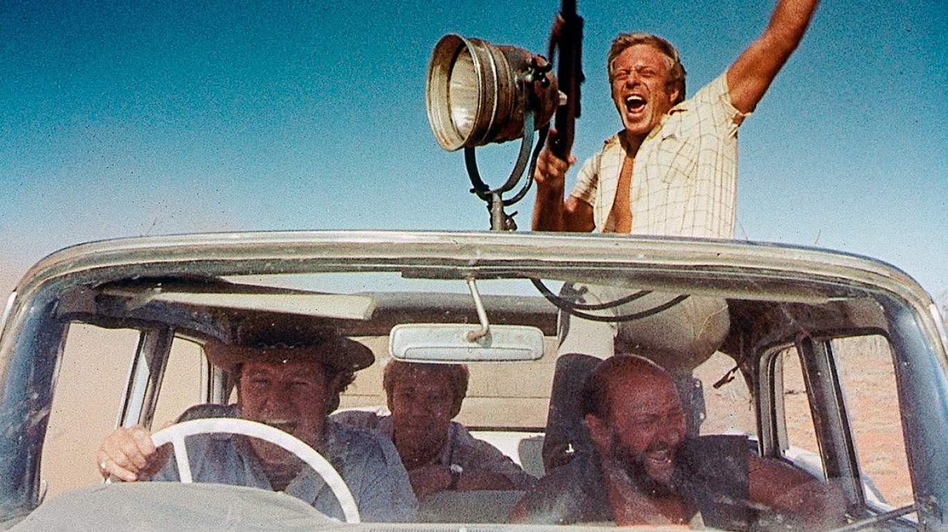WAKE IN FRIGHT (1971) | Donald Pleasence, Gary Bond, Jack Thompson, and Peter Whittle in Wake in Fright (1971)