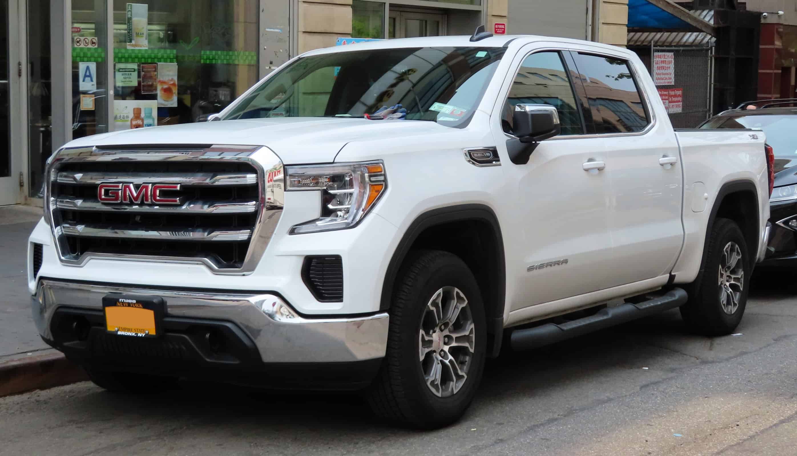 2019 GMC Sierra 1500 SLE X31 Off-Road front 5.31.19 by Kevauto