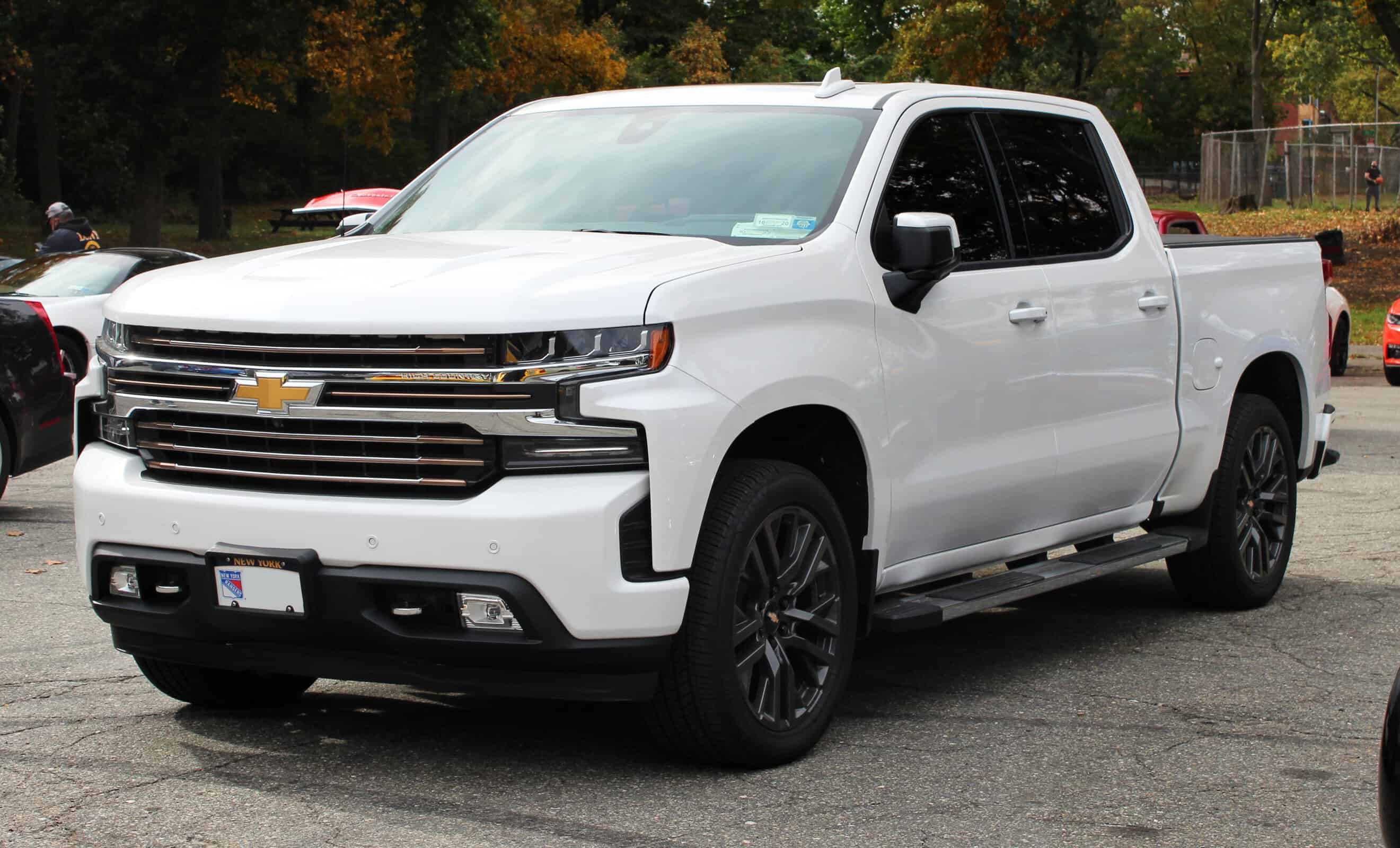 2020 Chevrolet Silverado 1500 High Country, front 10.25.20 by Kevauto