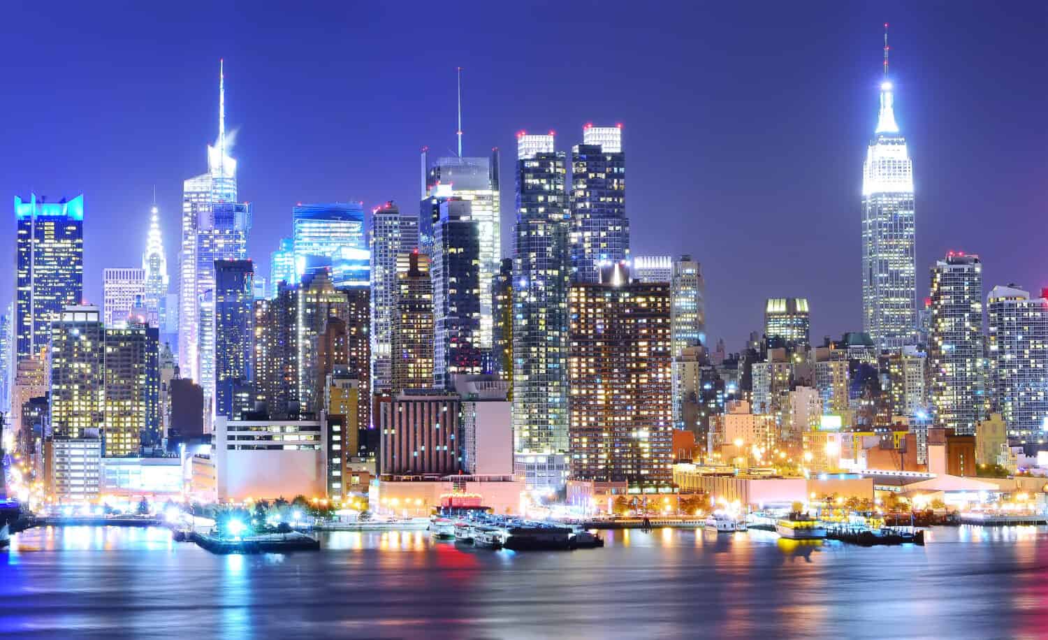 Manhattan skyline at night