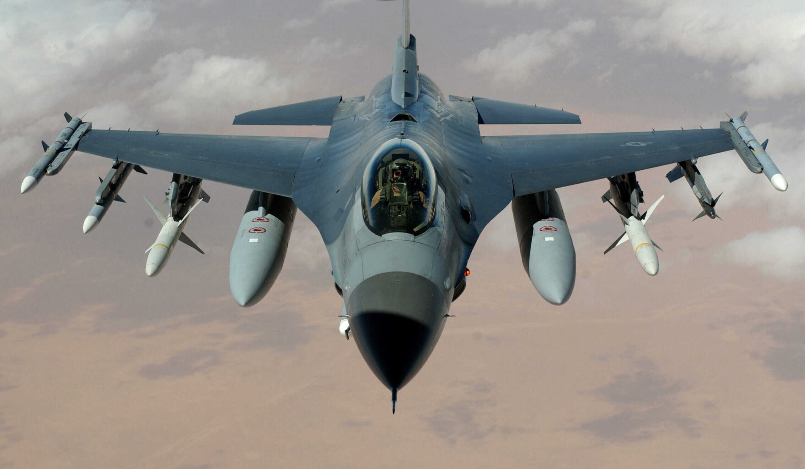 File:F-16 Fighting Falcon.jpg by Staff Sgt. Cherie A. Thurlby