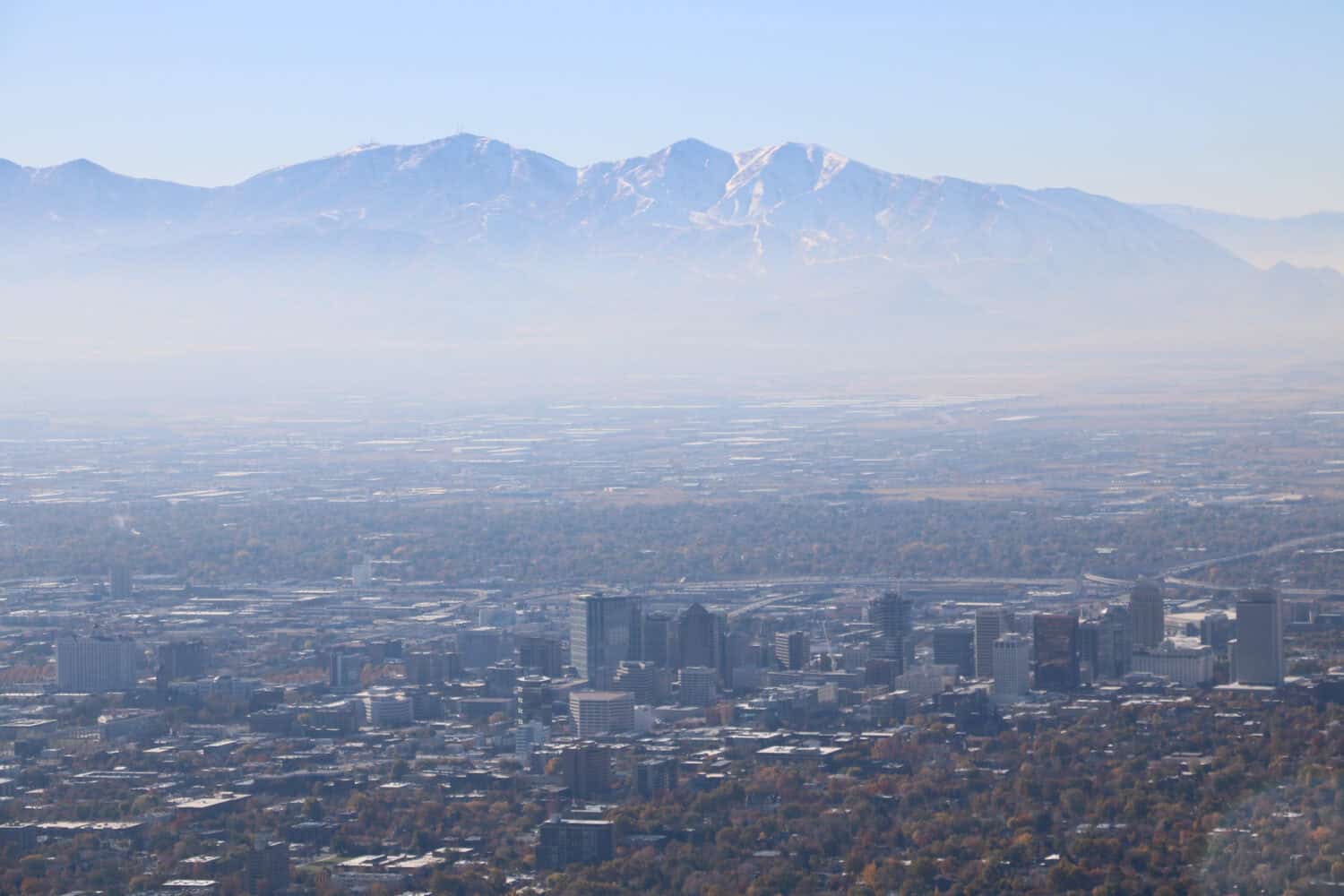 Layer of smog blankets Salt Lake City in late autumn, Utah, USA