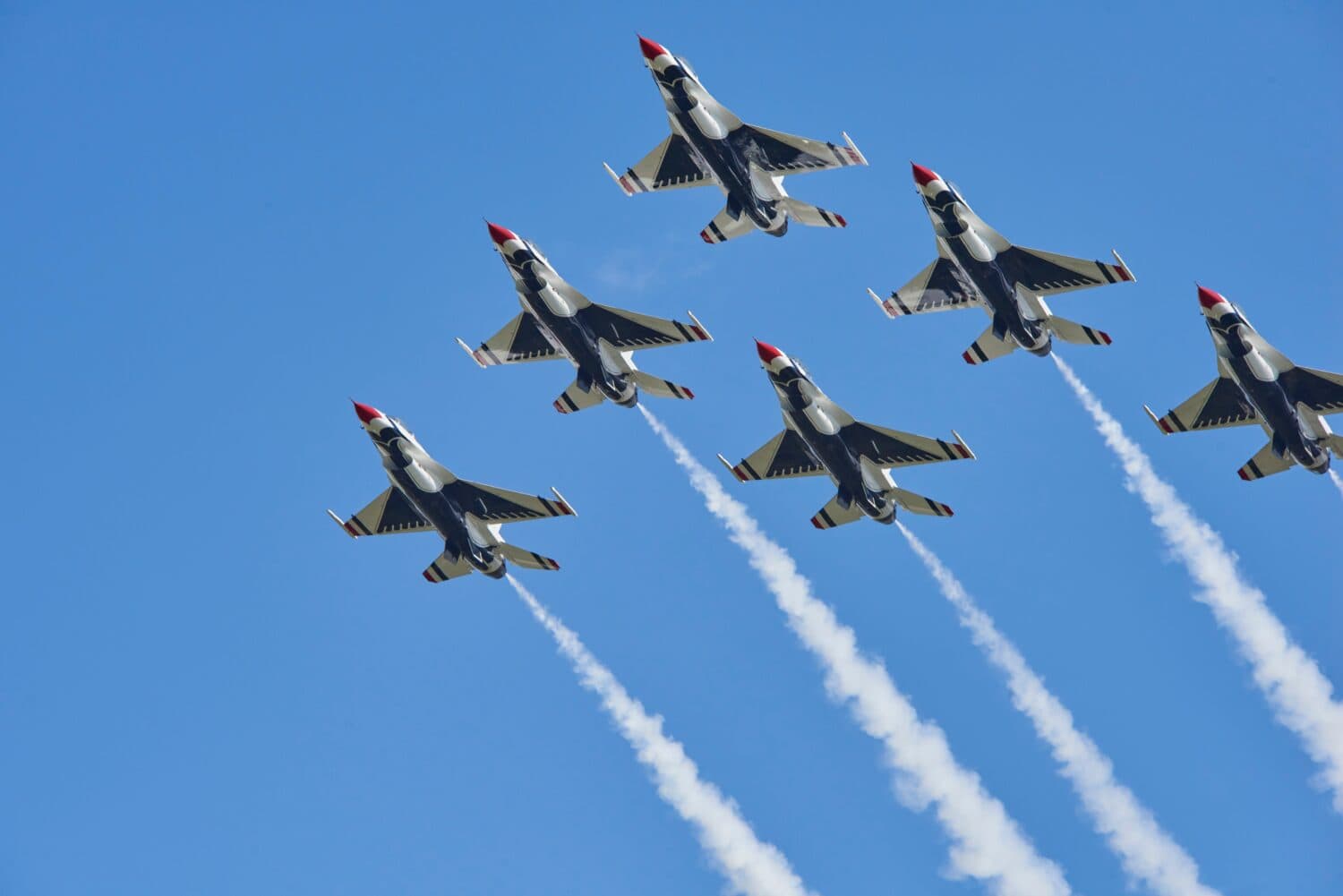Cleveland National Airshow. Burke Lakefront Airport. September 3, 2023. US Air Force Thunderbird Jets in formation.