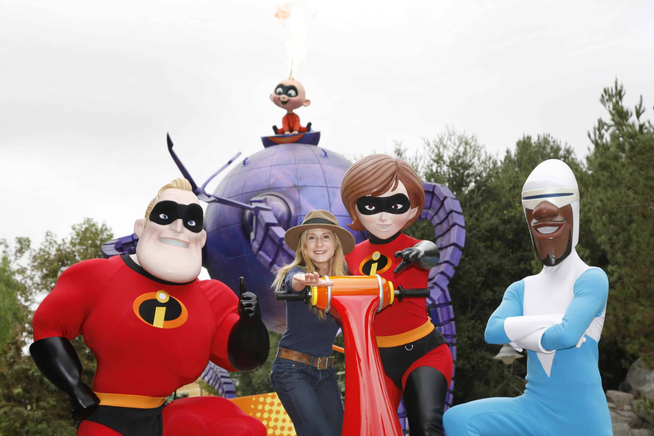 Holly Hunter Meets The Incredibles At Disneyland
