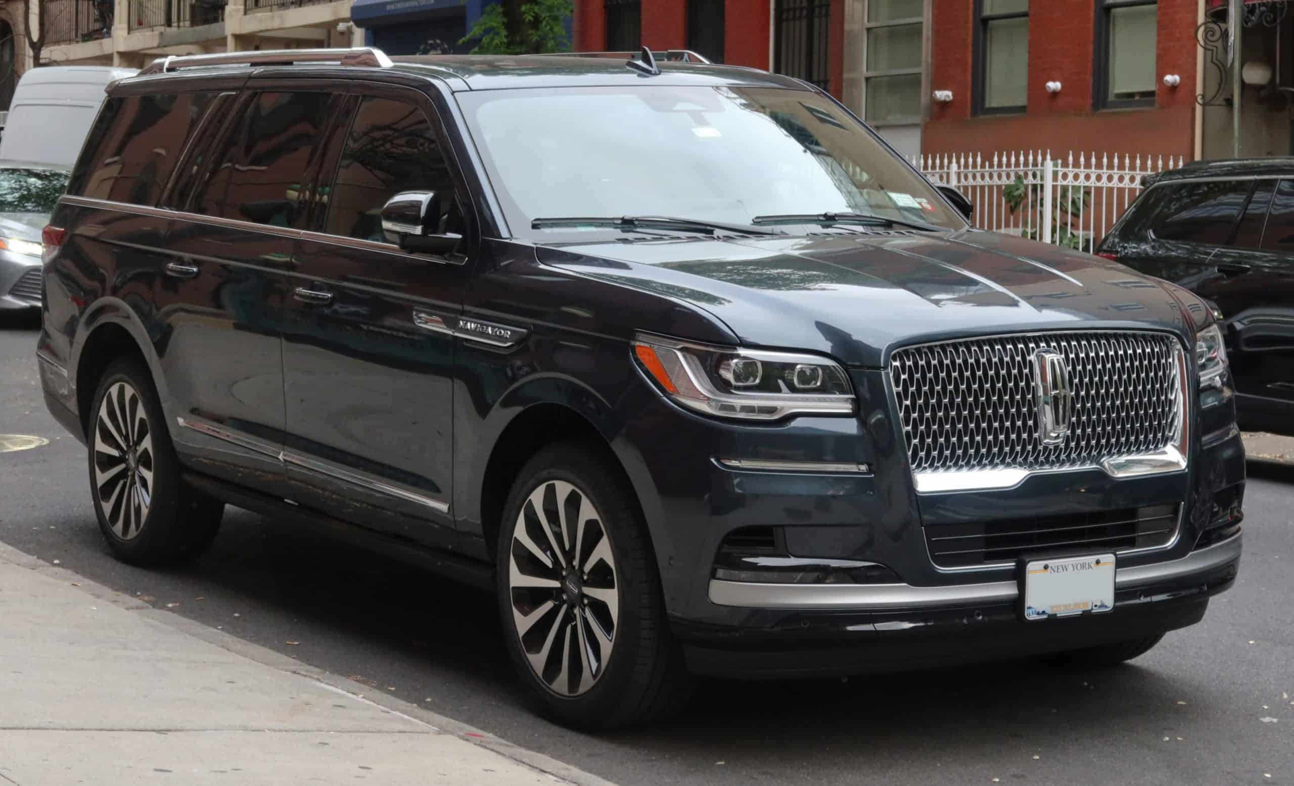 Lincoln+Navigator+L | 2022 Lincoln Navigator L 'Reserve' (facelift), front 4.27.23