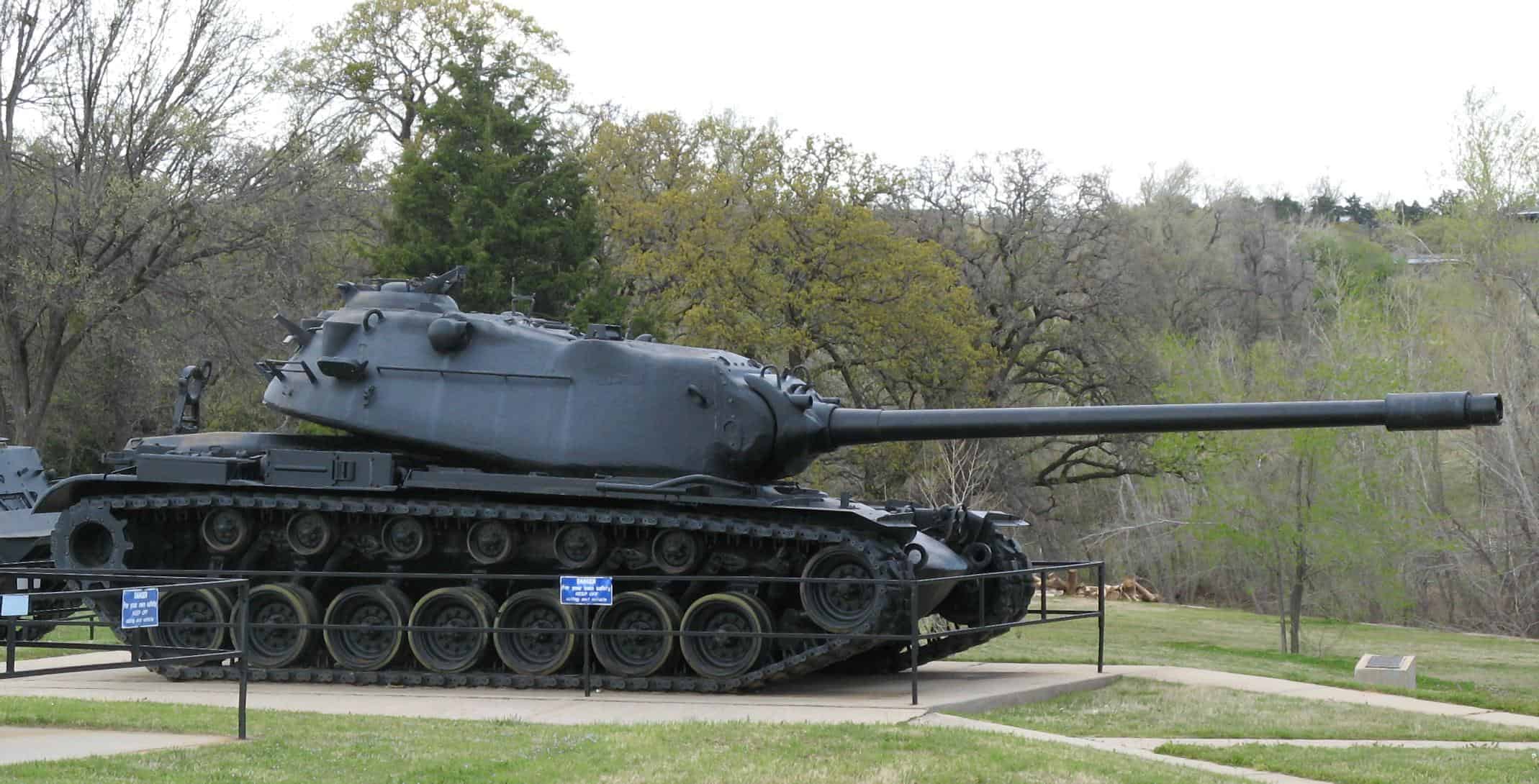 This Battle Tank Moves At a Mall-Walker Pace - 24/7 Wall St.