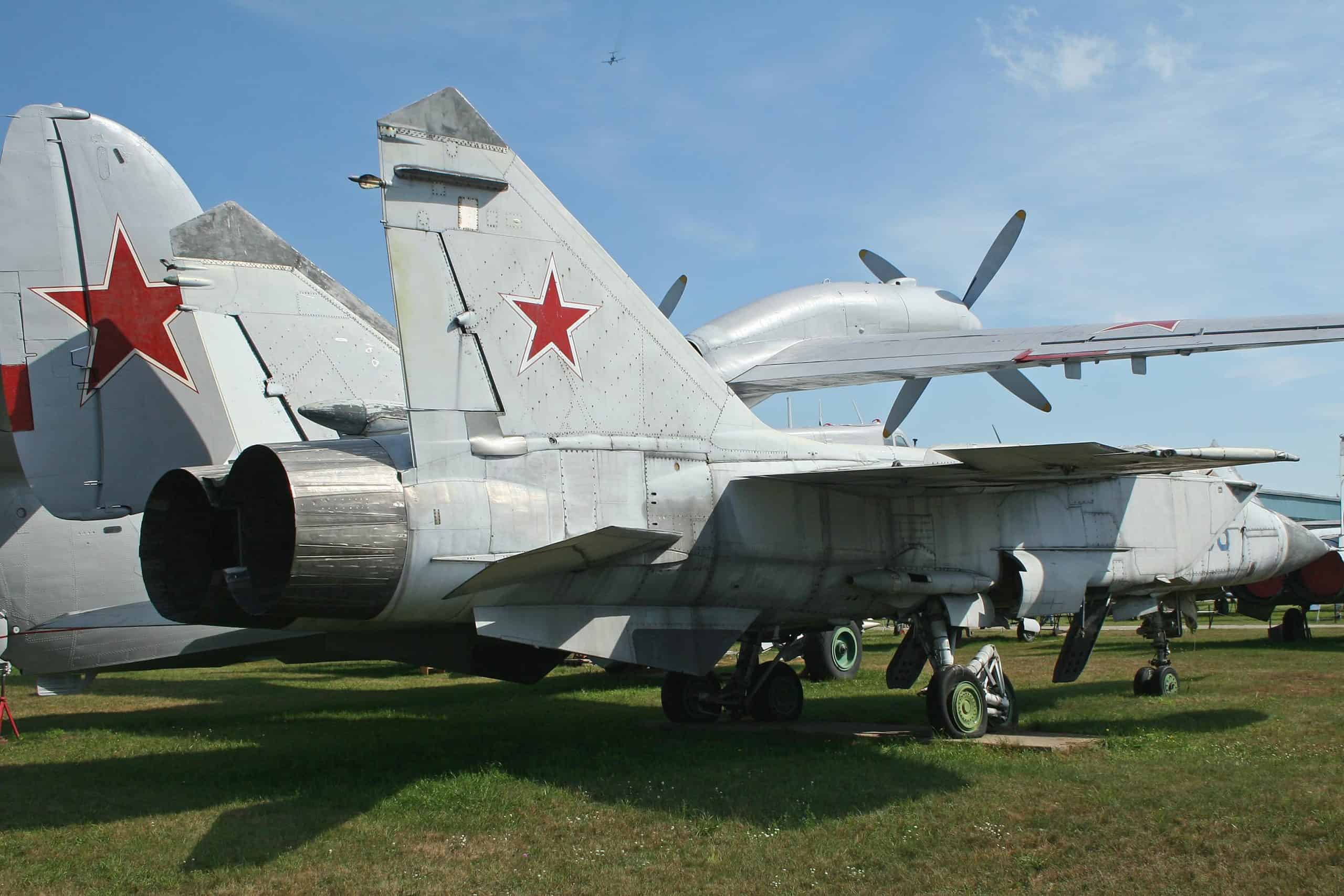 Mig-31+Foxhound | Mikoyan MiG-31 Foxhound '96 blue'