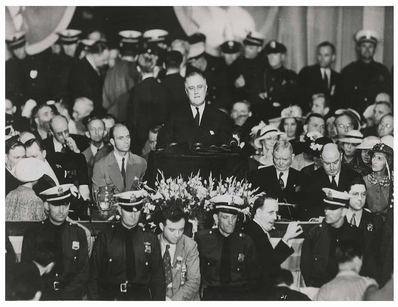 Roosevelt accepts nomination