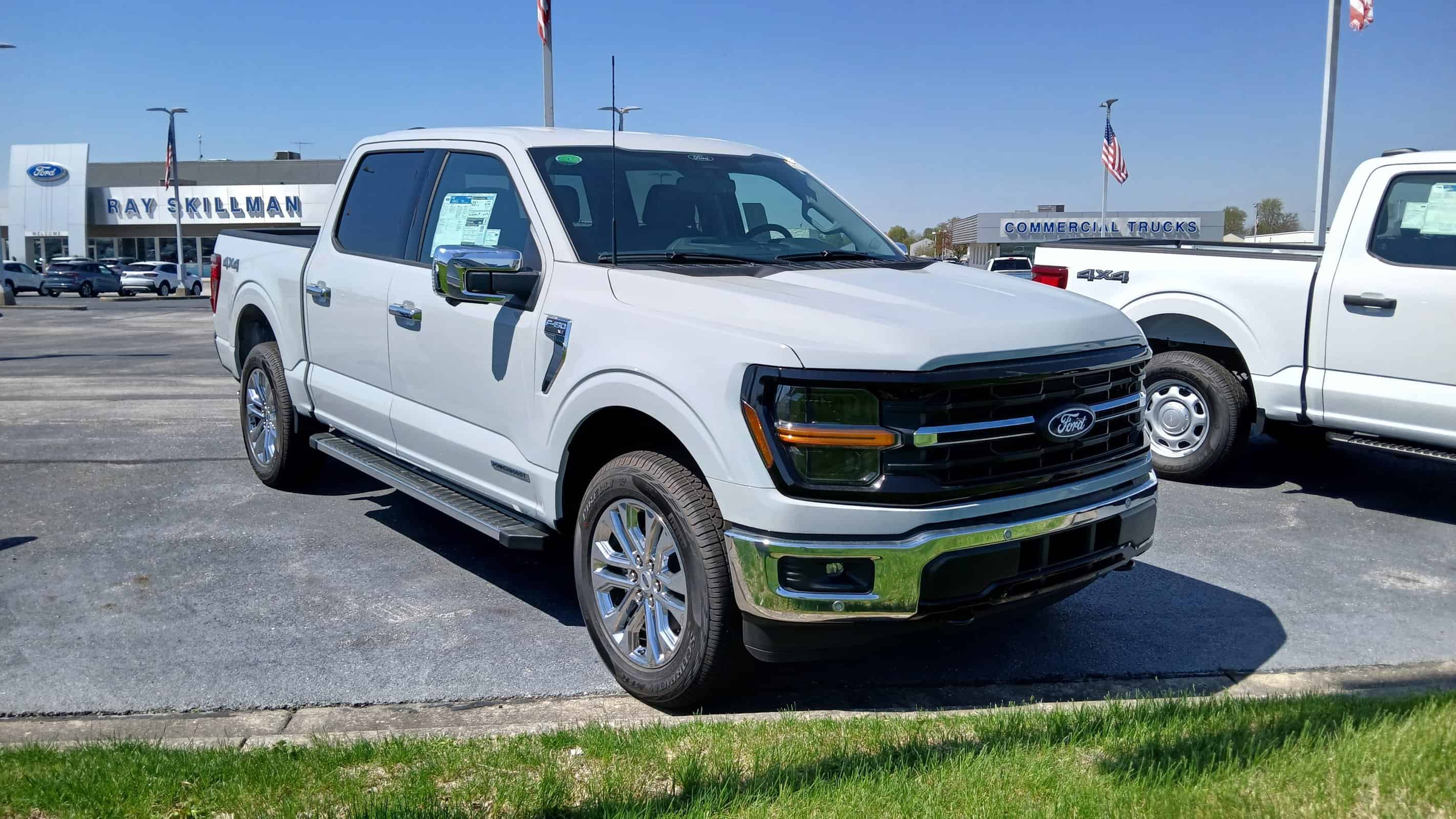 2024+Ford+F-150 | 2024 Ford F-150 XLT Front View