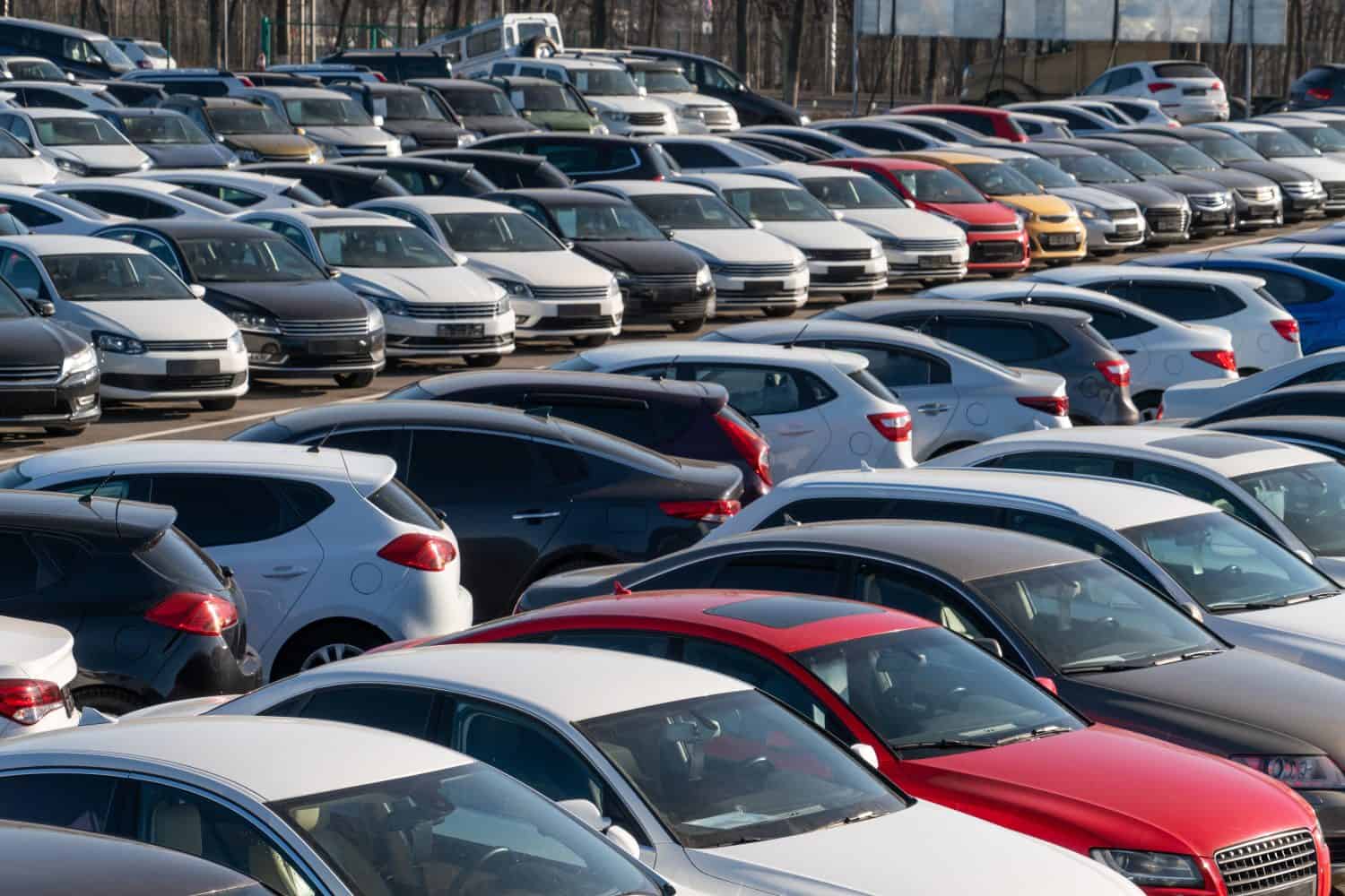 Cars in a row. Sales of used cars.