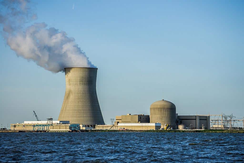 Salem and Hope Creek Nuclear Reactors by peretzp