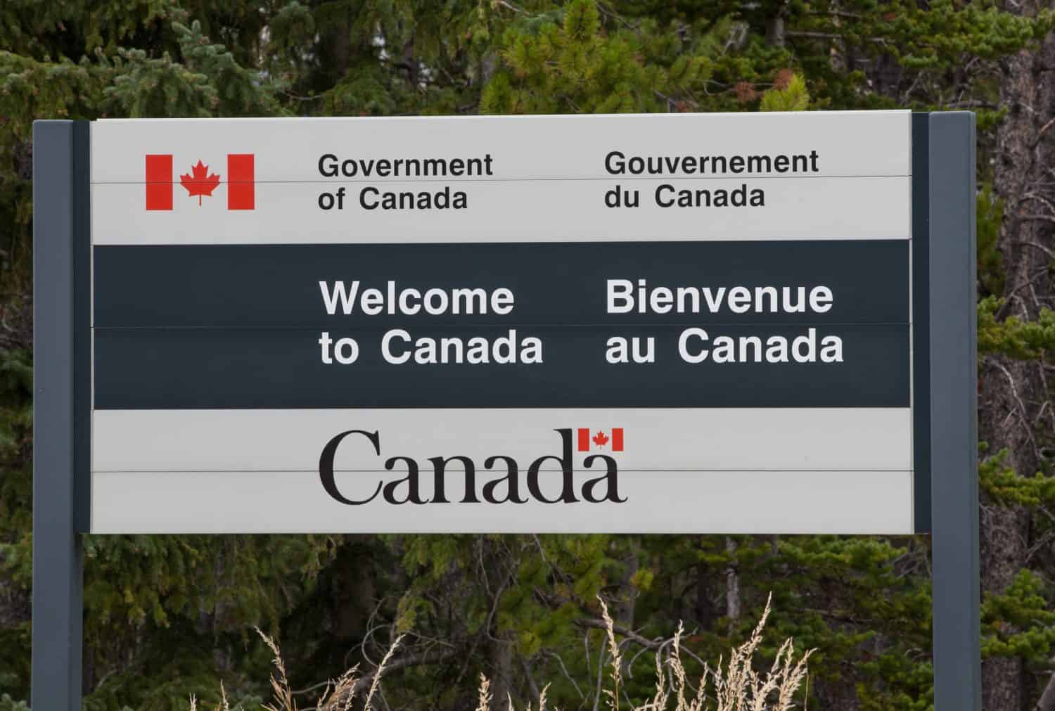 USA & Canada Border Post