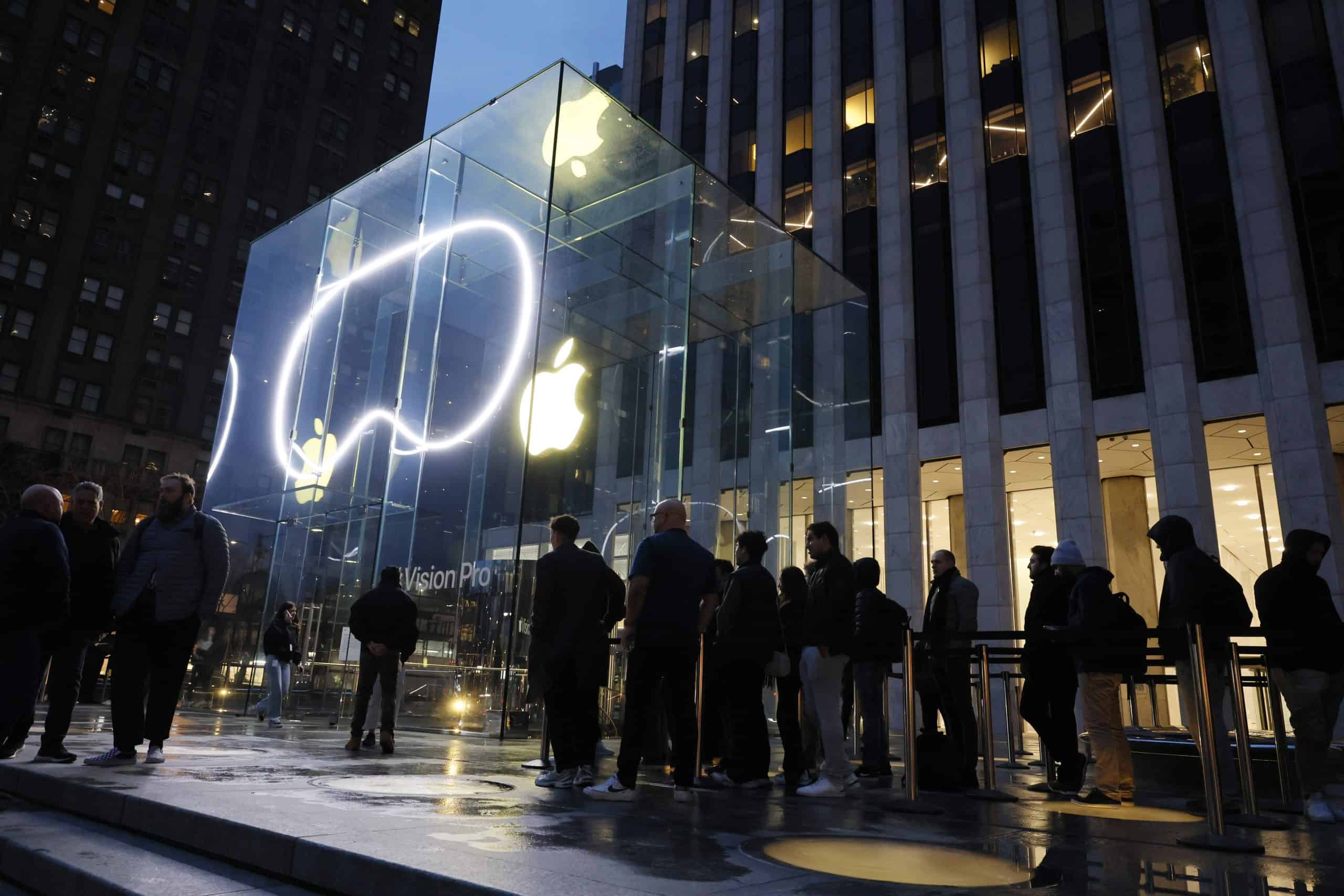 Could Apple Become a Top Dividend Stock?