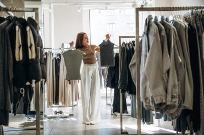 Kohl’s Falls 6% Despite Raised Guidance and a $150M Tariff Refund, Ross and TJX Hold Flat
