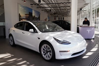 Tesla’s Stock Price Problem Refuses To Go Away