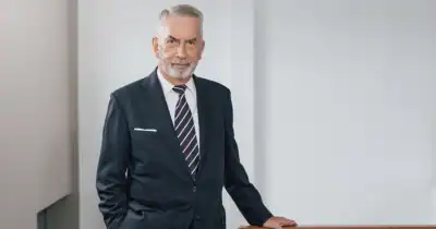 The “English Warren Buffett” Dumped Most of His Portfolio, But Bought Big Into These 3 Stocks