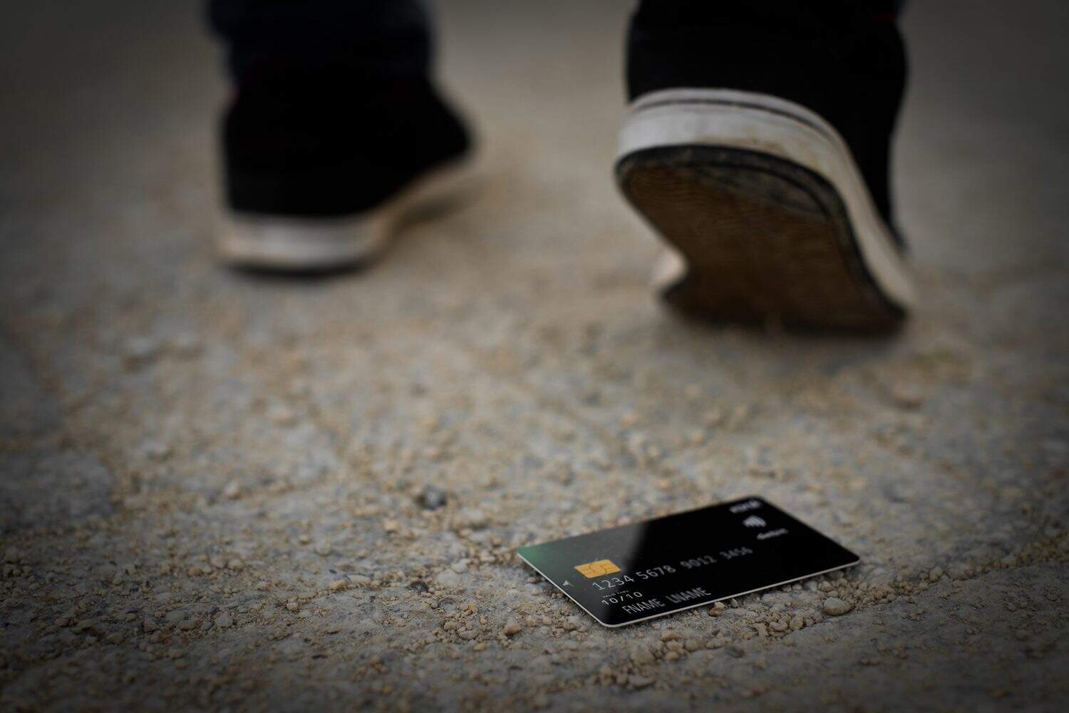 loosing a credit card at the street
