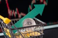 Coinbase Has Been Choppy All Year: One Analyst Expects Nearly 80% Gains Ahead Anyway