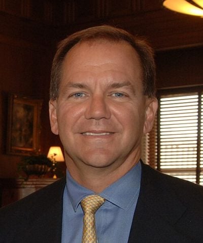 Paul Tudor Jones Warns Trump-Era Market Boom Could End in a 35% Crash. Here’s Why He’s Still Buying Stocks