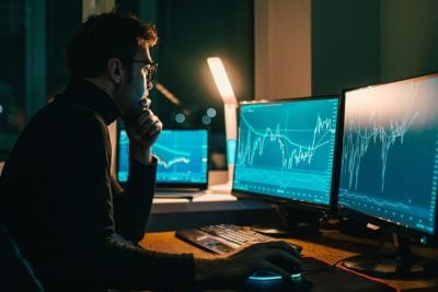 Should You Invest in Bitcoin or AI Stocks Right Now?