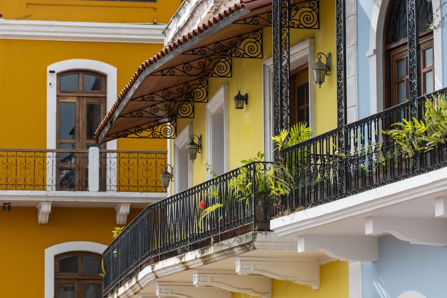 Panama or Portugal: Where Does a $600,000 Retirement Actually Go Further?