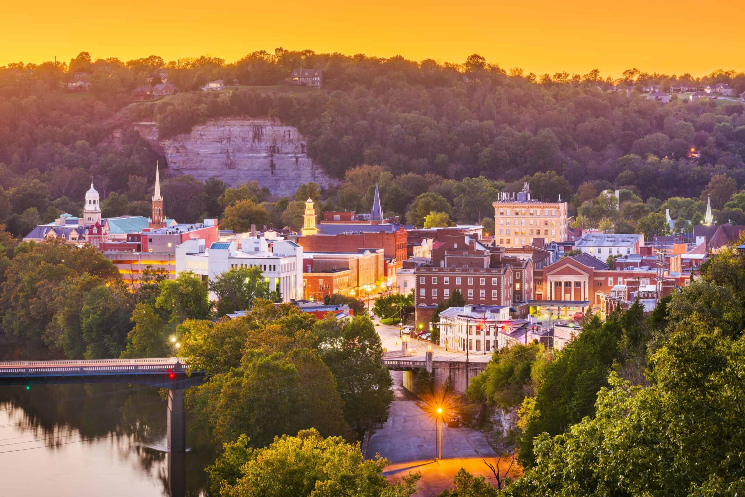 Frankfort, Kentucky | Frankfort, Kentucky, USA Town Skyline