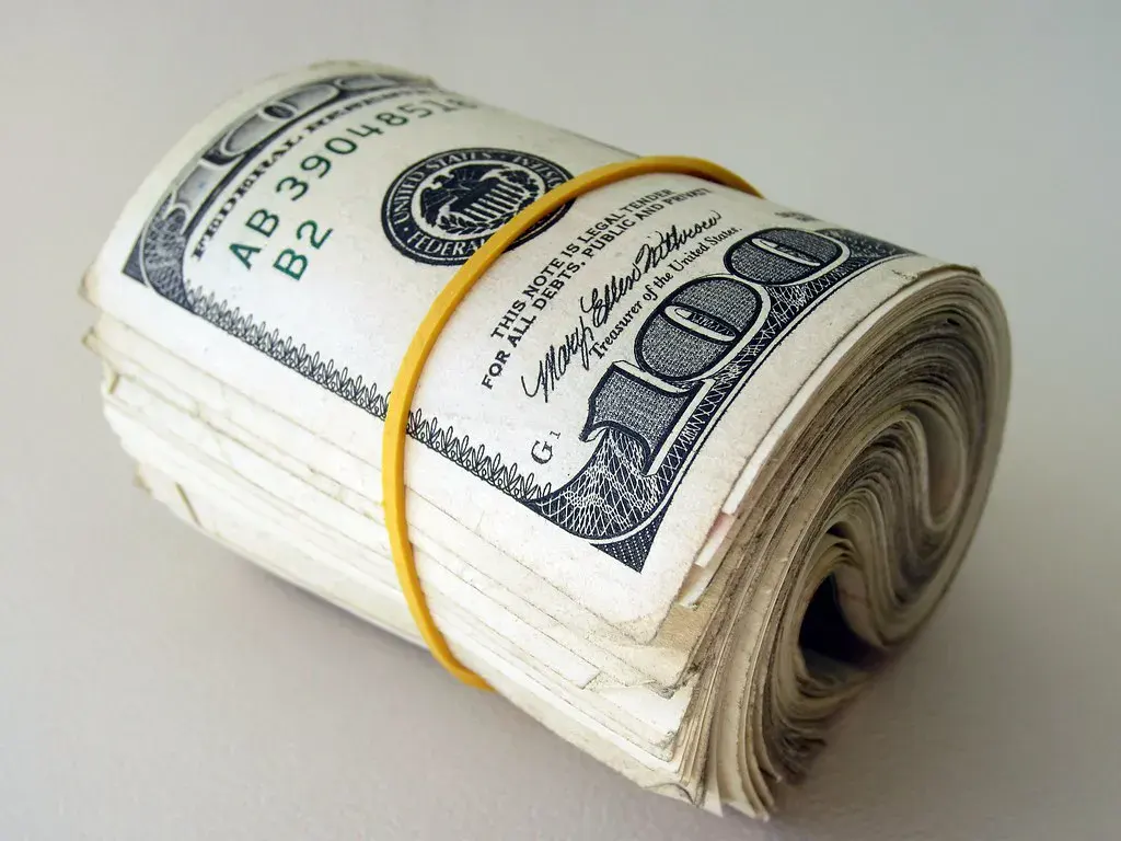 Money Markets Pay 3.8% and Inflation Is 4.2%. This Monthly Payer Gets You to 5%