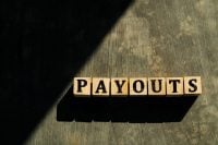 Can Retirees Trust PDI’s 15.8% Monthly Payout? PIMCO’s Premium Problem, Explained